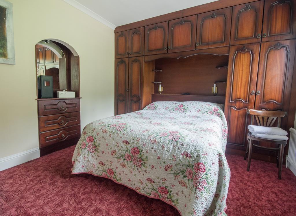 Oaklands Bed And Breakfast Letterkenny Exterior photo